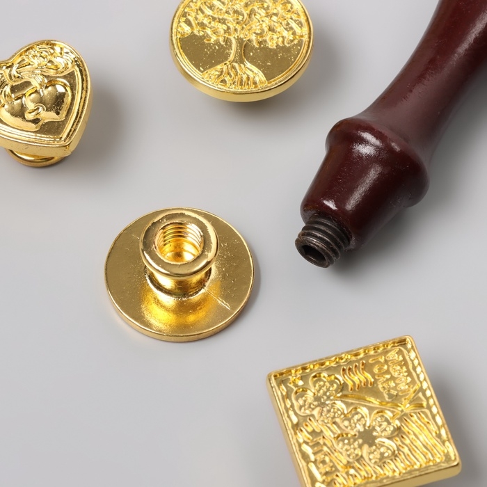 Набор печатей для сургуча с деревянной ручкой Набор печатей для сургуча с деревянной ручкой "Классика и растения"