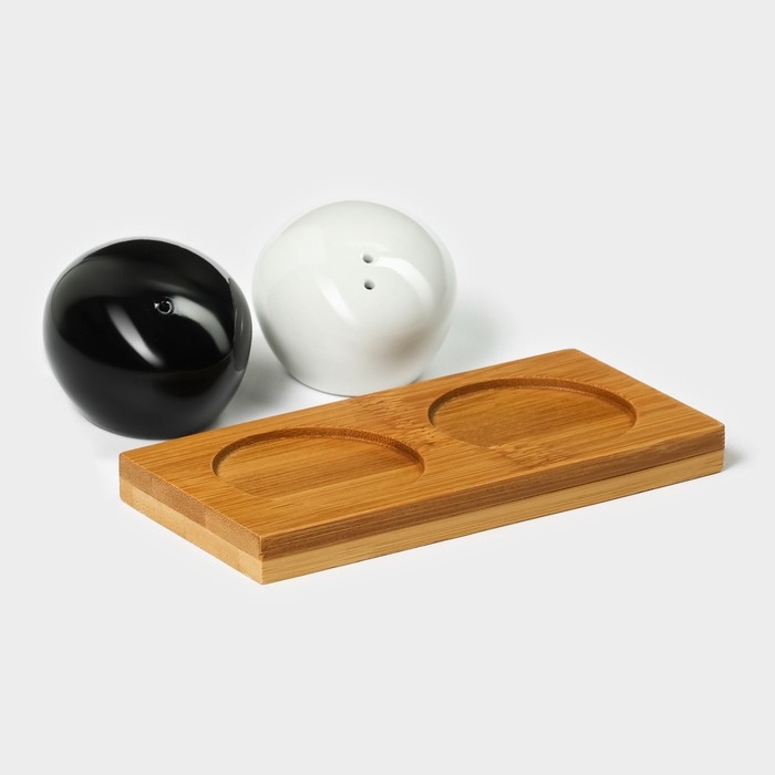 Набор керамический для специй на деревянной подставке BellaTenero &laquo;Камни&raquo;, 2 предмета: солонка 30 мл, перечница 30 мл, цвет белый и чёрный