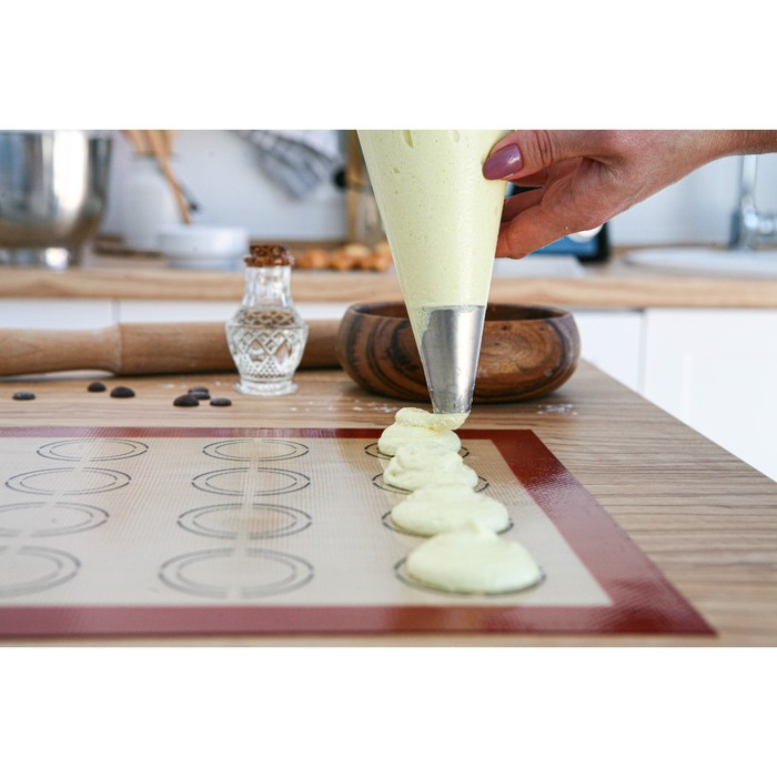 Армированный коврик для выпечки Доляна &laquo;Макарон&raquo;, силикон, 42&times;29,5 см, цвет бежевый