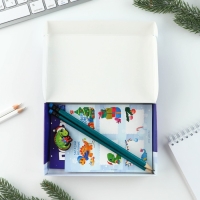 Подарочный набор новогодний &laquo;Волшебный набор&raquo;: блокнот, карандаши, наклейки и значок