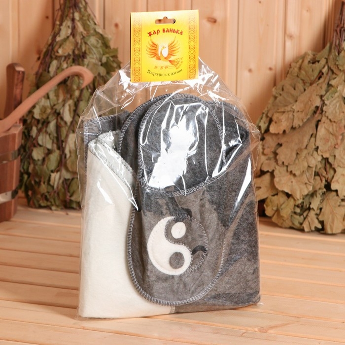 Набор подарочный 4 предмета Мужской Набор подарочный 4 предмета Мужской "Инь-Янь" (шапка, коврик, рукавичка, тапочки )