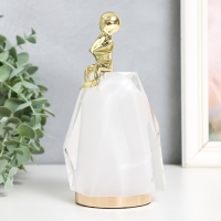 Сувенир "Человек и льдина" 10х10х18 Сувенир "Человек и льдина" 10х10х18