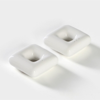 Набор фарфоровый для специй на бамбуковой подставке BellaTenero, 3 предмета: солонка 60 мл, перечница 60 мл, подставка, цвет белый Набор фарфоровый для специй на бамбуковой подставке BellaTenero, 3 предмета: солонка 60 мл, перечница 60 мл, подставка, цвет белый