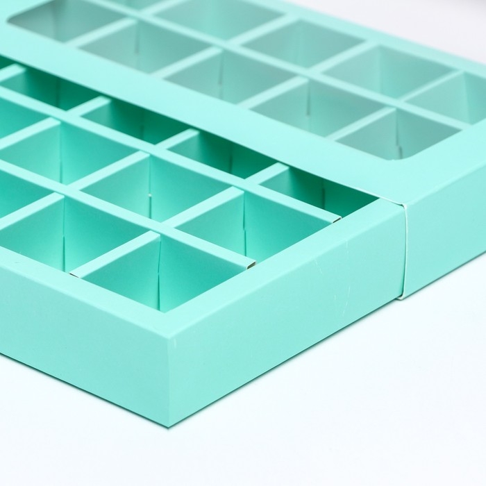 Коробка для 25 конфет, 22 х 22 х 3,5 см. Кондитерская упаковка