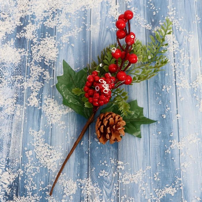 Декор "Зимняя магия" хвоя ягоды шишка, 27 см