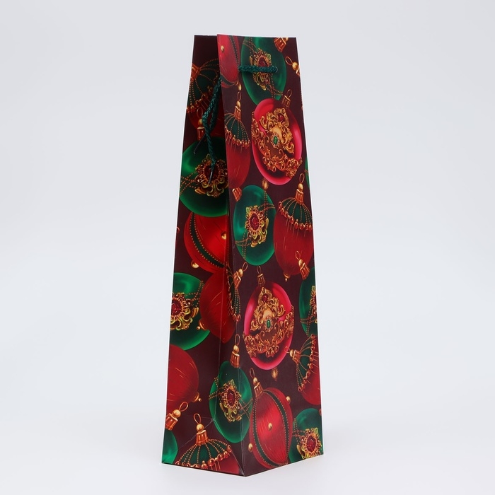 Новый год. Пакет подарочный новогодний под бутылку, упаковка Новый год. Пакет подарочный новогодний под бутылку, упаковка "Шары", 12 х 36 х 8,5 см.