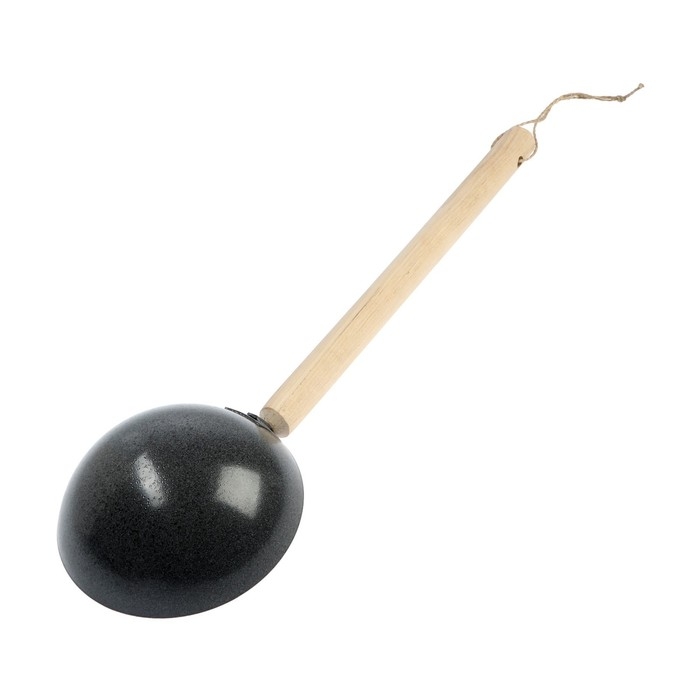 Ковш ТУНДРА, круглое дно, деревянная рукоятка, 390 мм