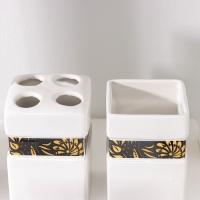 Набор аксессуаров для ванной комнаты &laquo;Подсолнух&raquo;, 4 предмета (дозатор 350 мл, мыльница, 2 стакана), цвет белый