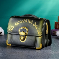 Копилка "Барсетка" чёрная,12х18х14см МИКС