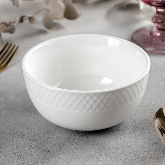 Салатник фарфоровый Wilmax &laquo;Юлия Высоцкая&raquo;, 600 мл, d=14 см, цвет белый