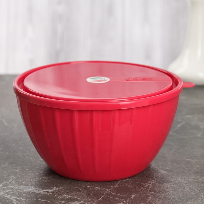 Салатник с крышкой &laquo;Fiesta&raquo;, 1,7 л, цвет МИКС