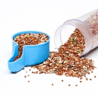 Поилка для птиц 6 х 13,5 см, 240 мл, синяя/белая