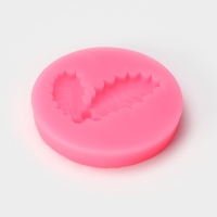 Молд «Листья с ягодами», силикон, 5,3×5,3×1 см, цвет МИКС Молд «Листья с ягодами», силикон, 5,3×5,3×1 см, цвет МИКС