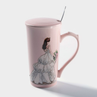 Кружка керамическая с крышкой и ложкой «Пышность бала», 300 мл, цвет МИКС Кружка керамическая с крышкой и ложкой «Пышность бала», 300 мл, цвет МИКС