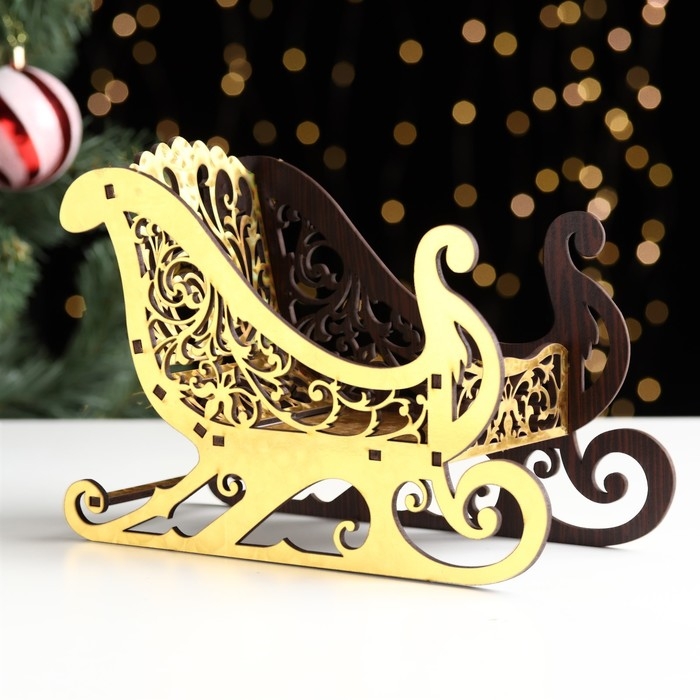 Новый год. Конфетница новогодняя Новый год. Конфетница новогодняя "Сани-золото", 20х14х10 см