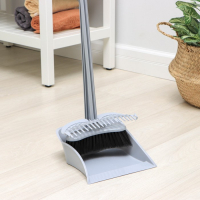 Набор для уборки «Комфорт», 3 предмета: совок, щетка, гребень, цвет МИКС Набор для уборки «Комфорт», 3 предмета: совок, щетка, гребень, цвет МИКС