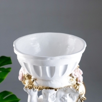 Фигурное кашпо "Ангел с розами", бело-золотой, 1,8 л/ 24х27х70см Фигурное кашпо "Ангел с розами", бело-золотой, 1,8 л/ 24х27х70см