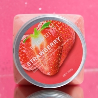 Крем-Скраб для тела обновляющий с клубникой 500 мл Крем-Скраб для тела обновляющий с клубникой 500 мл