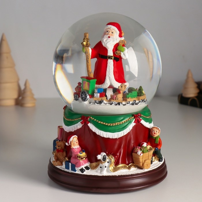 Сувенир полистоун водяной шар музыка Сувенир полистоун водяной шар музыка "Дед Мороз и поезд" крутится d=12 см 13,5х13,5х18 см