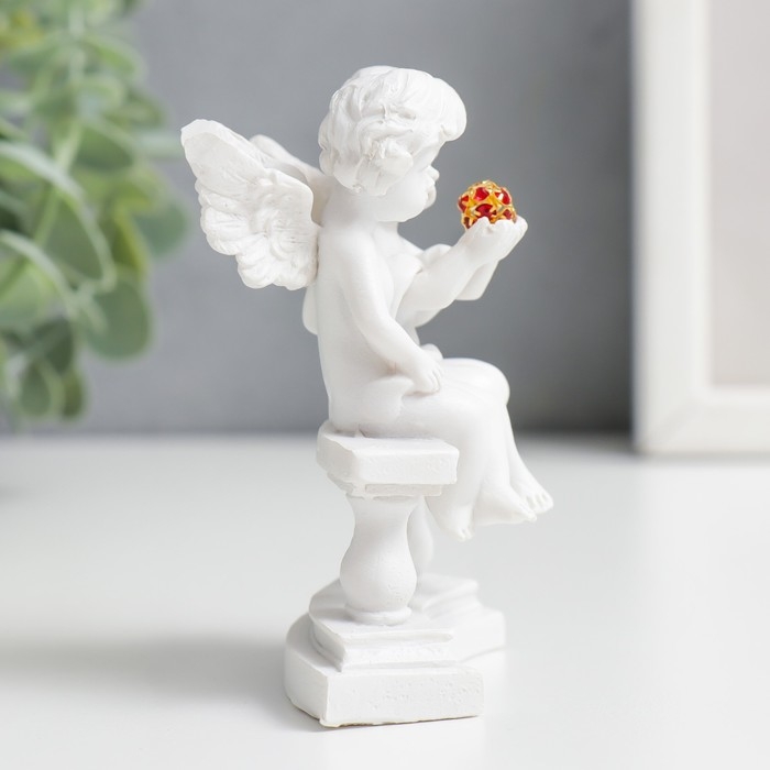 Сувенир полистоун Сувенир полистоун "Белоснежные ангелы на скамье с кристаллом" 8,5х7,4х5 см