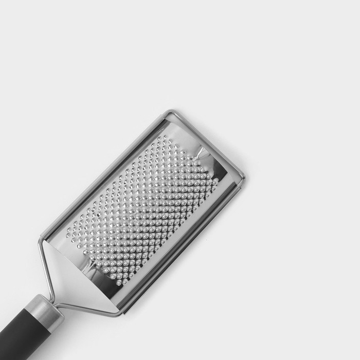 Тёрка для сыра мелкая Доляна Venus, 23,5&times;5,8 см, с ручкой, цвет чёрный