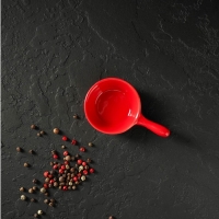 Соусник керамический с ручкой Доляна &laquo;Классика&raquo;, 30 мл, 10&times;6 см, цвет красный