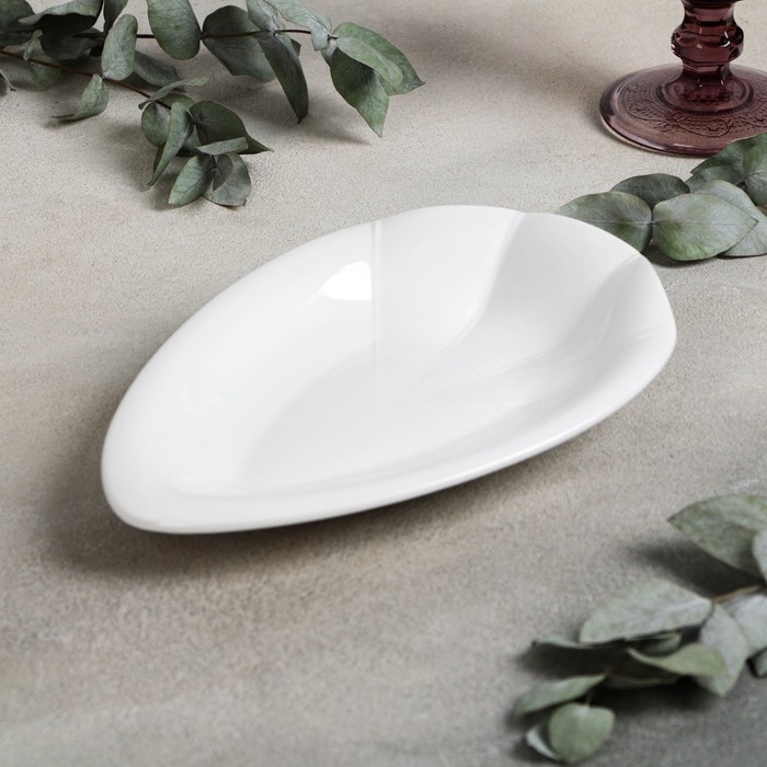 Блюдо фарфоровое для подачи Magistro «Изобилие», 22,5 см, фарфор, цвет белый Блюдо фарфоровое для подачи Magistro «Изобилие», 22,5 см, фарфор, цвет белый