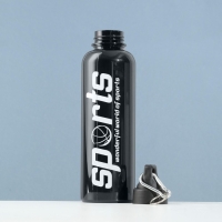 Бутылка для воды, 700 мл, "Мастер К", на карабине, 25 х 6.8 см, черная Бутылка для воды, 700 мл, "Мастер К", на карабине, 25 х 6.8 см, черная