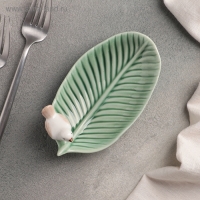 Блюдо керамическое сервировочное «Птичка на листочке», 15,5×8,5 см, цвет зелёный Блюдо керамическое сервировочное «Птичка на листочке», 15,5×8,5 см, цвет зелёный