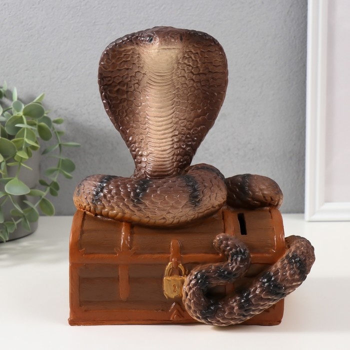 Копилка Копилка"КОБРА НА СУНДУКЕ " 20 х 17 х 12 см.