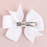 Подарочный набор в чемоданчике: заколка и блок листов « 8 марта» Подарочный набор в чемоданчике: заколка и блок листов « 8 марта»