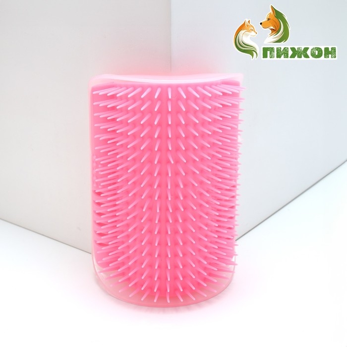 Массажер - чесалка на угол с кошачьей мятой для кошек, размер S, 13.5*9*5 см, розовый Массажер - чесалка на угол с кошачьей мятой для кошек, размер S, 13.5*9*5 см, розовый