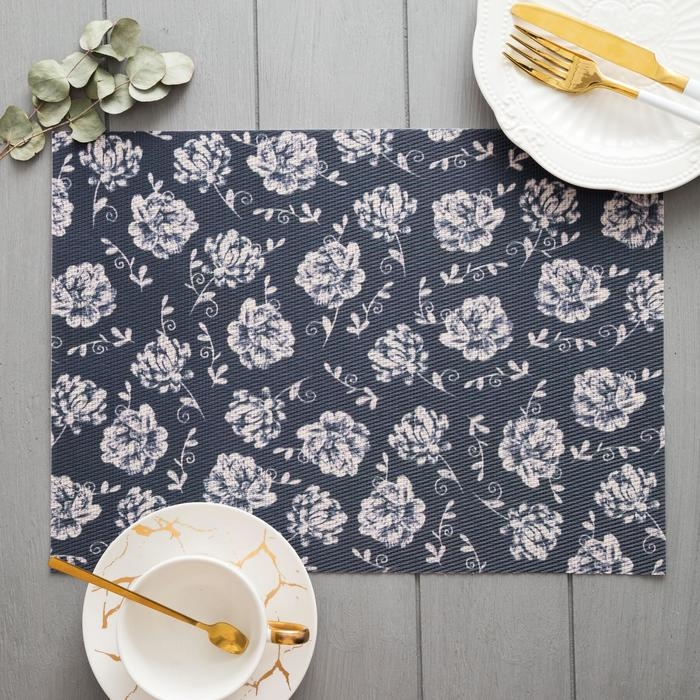 Салфетка на стол Салфетка на стол "Цветы"