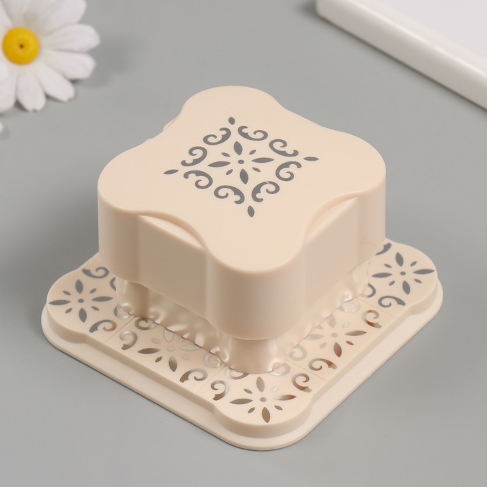 Дырокол фигурный рисунок 3,8х3,8 см Дырокол фигурный рисунок 3,8х3,8 см "Снежинка" 6.1х6,1х4,1 см