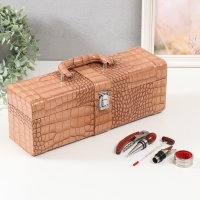 Шкатулка дерево, кожзам под бутылку "Розовая змея" 5 предметов 35,5х15х11,5 см Шкатулка дерево, кожзам под бутылку "Розовая змея" 5 предметов 35,5х15х11,5 см