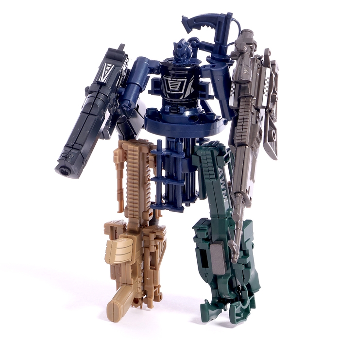 Робот &laquo;Миниган&raquo;, трансформируется, с металлическими элементами