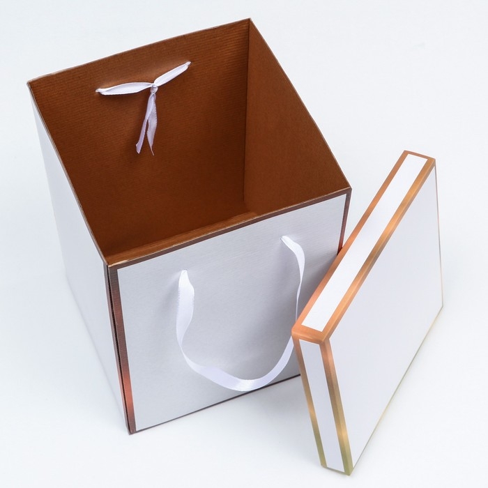 Коробка складная, золотая, 17 х 25 см