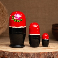 Матрёшка «Земляничка», красный платок, 3 кукольная, 10-12 см Матрёшка «Земляничка», красный платок, 3 кукольная, 10-12 см