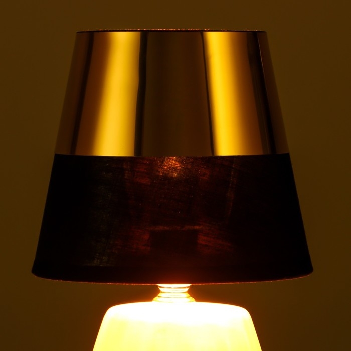 Абажур Е14 черно-золотой 15х15х13,3 см Абажур Е14 черно-золотой 15х15х13,3 см