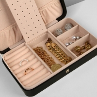 Органайзер для украшений &laquo;Шкатулка портативная&raquo;, 8 полос, 4 места, 14&times;21&times;4,5 см ,цвет чёрный