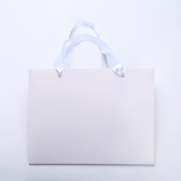 Пакет подарочный с широким дном 25 х 19 х 18 см, белый Пакет подарочный с широким дном 25 х 19 х 18 см, белый