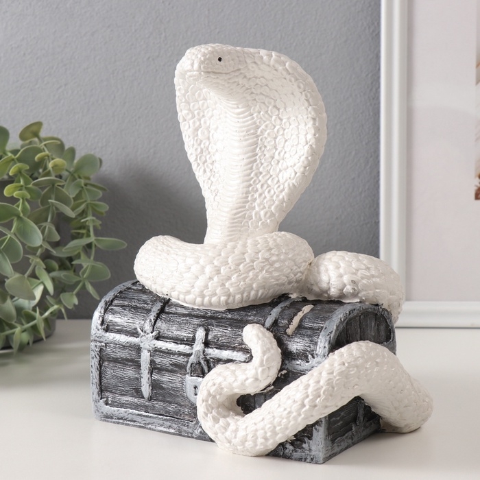 Копилка Копилка "КОБРА НА СУНДУКЕ " 20 х17 х 12 см.