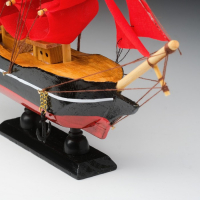 Корабль сувенирный малый &laquo;Восток&raquo;, борта чёрные с белой полосой, паруса алые,микс  22&times;5&times;21 см