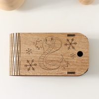 Новогодняя шкатулка "Змея. Кобра Снежинка" 13х7х4 Новогодняя шкатулка "Змея. Кобра Снежинка" 13х7х4