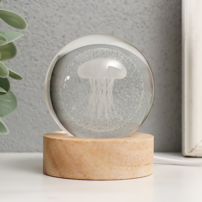 Сувенир стекло подсветка Сувенир стекло подсветка "Медуза" d=6 см подставка дерево, USB 6,5х6,5х7,5 см