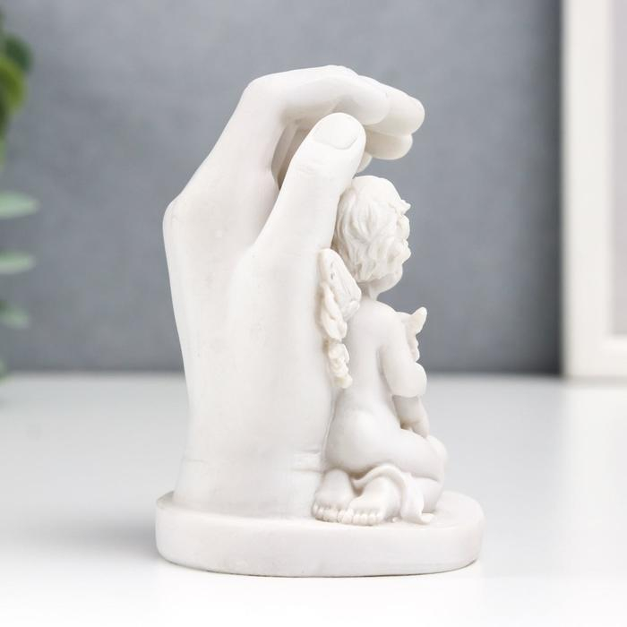Сувенир полистоун Сувенир полистоун "Белоснежные ангелы прислонились к ладони" 8,7х6х6 см