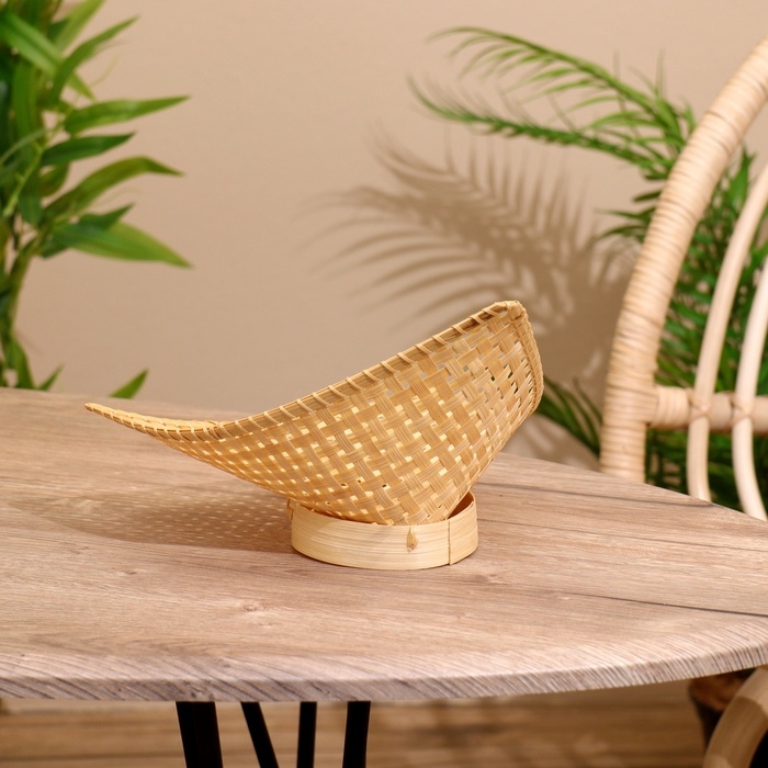 Вазочка плетёная, из бамбука 22х22х14 см Вазочка плетёная, из бамбука 22х22х14 см