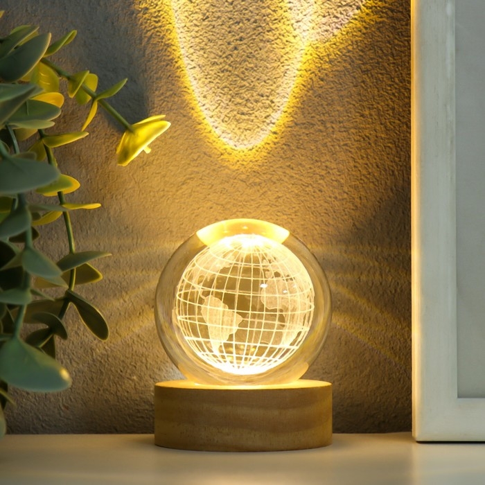 Сувенир стекло подсветка Сувенир стекло подсветка "Планета Земля" d=6 см подставка дерево, USB 6,5х6,5х7,5 см