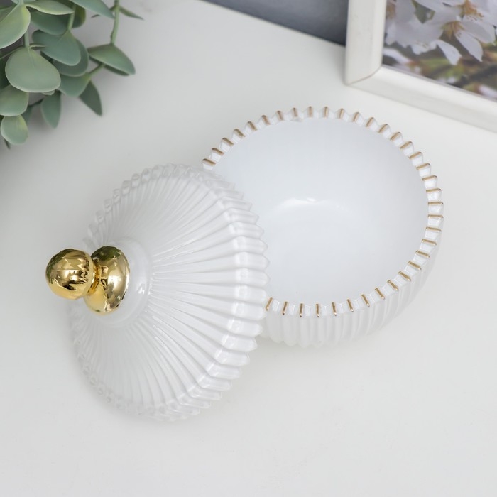 Шкатулка стекло Шкатулка стекло "Гофре и купол" на ножках белый с золотом 11,5х9,5х9,5 см