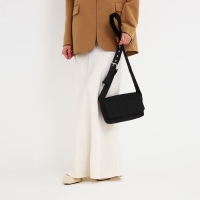 Сумка женская стеганная на плечо, отдел на молнии, 25х14х6 см, цвет чёрный Сумка женская стеганная на плечо, отдел на молнии, 25х14х6 см, цвет чёрный